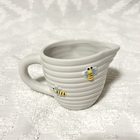 Home Essentials Bumble Bee Ceramic Sugar and Creamer Set - Picture 10 of 16